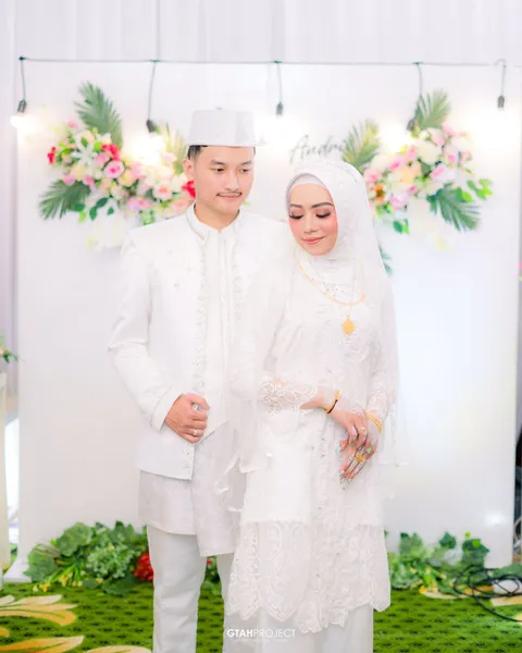 Foto sampul undangan Ina & Andri
