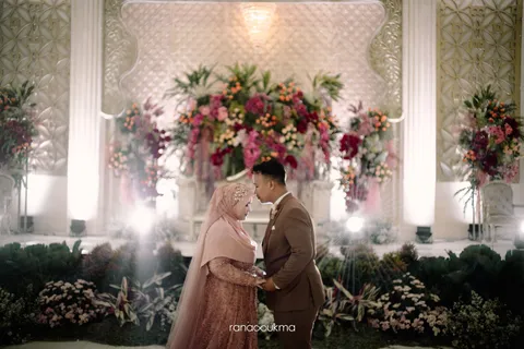 Foto sampul undangan Mayya & Ridlo