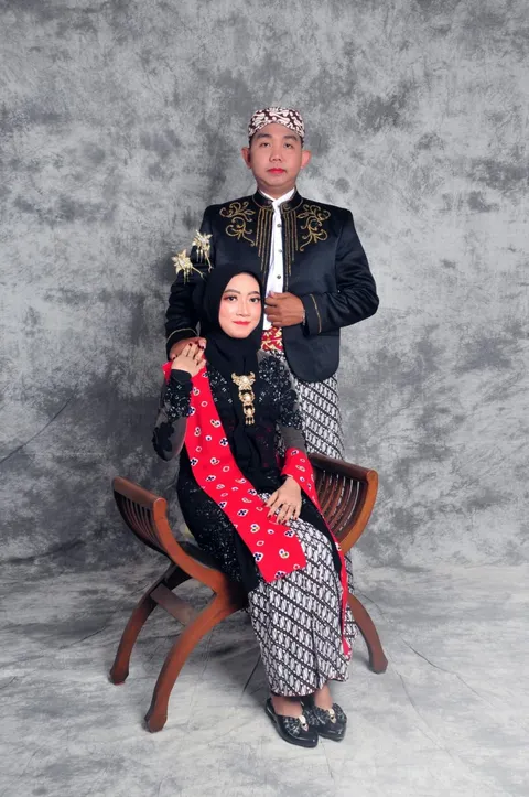 Foto sampul undangan Design & Are