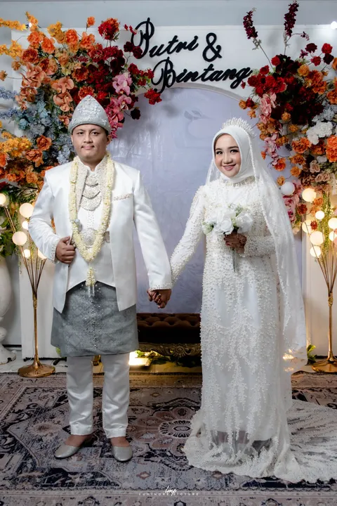 Foto sampul undangan Puput & Bibin