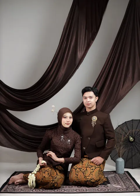 Foto sampul undangan Famie & Linda