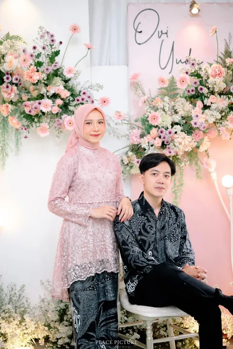 Foto sampul undangan Neng Opi & Yuda