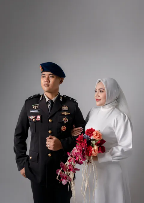 Foto sampul undangan Izzuddin & Nadya
