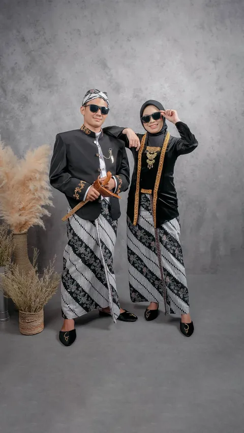 Foto sampul undangan Rafischa & Kevin