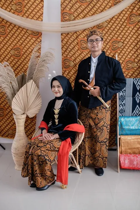 Foto sampul undangan Egis & Anis