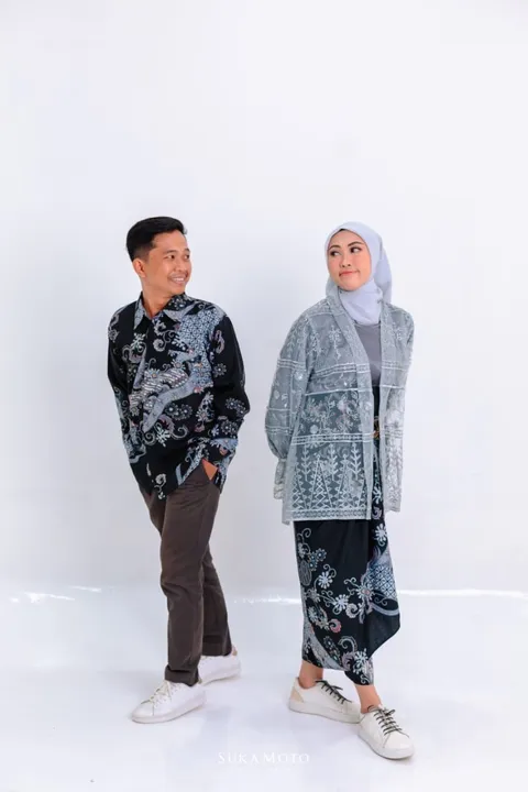 Foto sampul undangan Zaini & Mawar