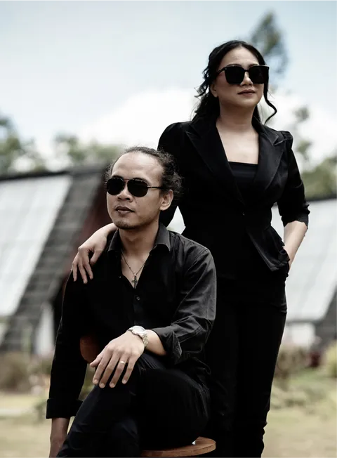 Foto sampul undangan Yerri & Uud