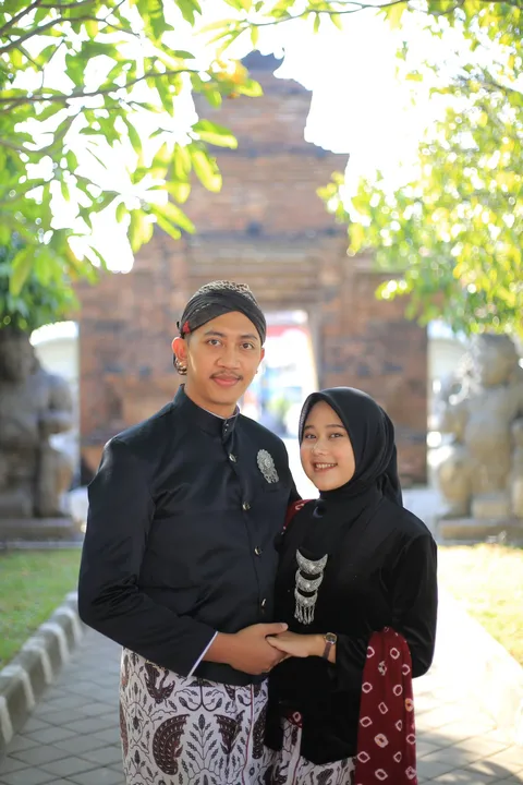 Foto sampul undangan Rian & Teti