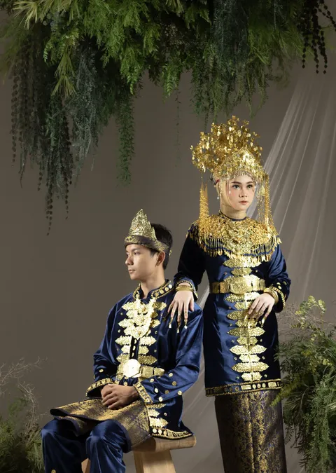 Foto sampul undangan Febru & Vici
