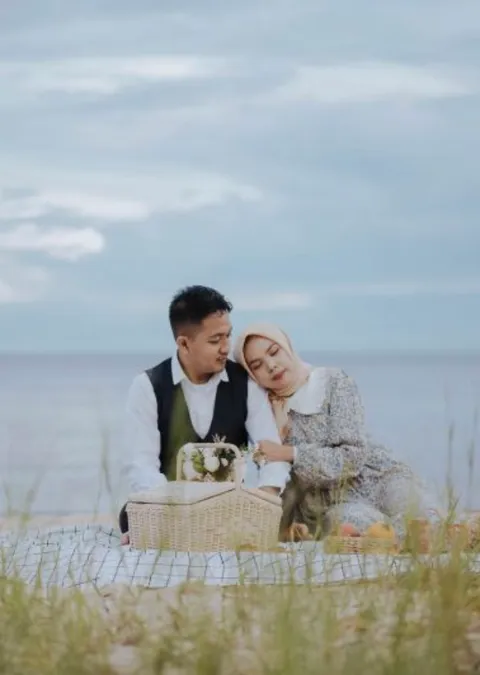 Foto sampul undangan Hikmah & Rasid