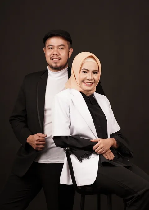 Foto sampul undangan Yomi & Rani