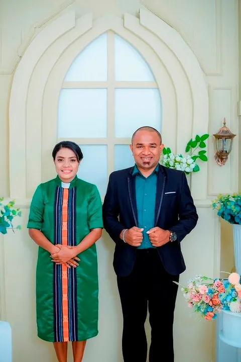 Foto sampul undangan Thina & Mando