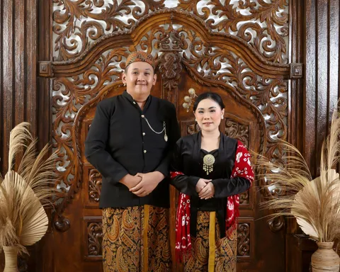 Foto sampul undangan Soli & Leo