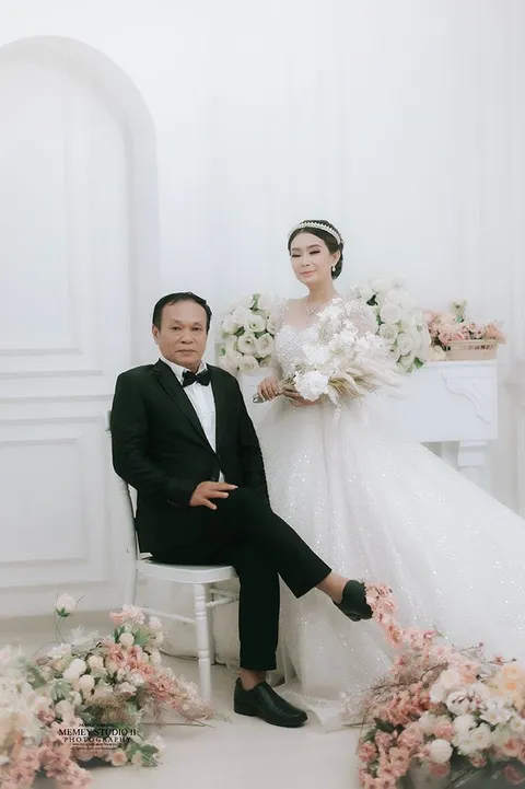 Foto sampul undangan Ivan & Ko Olly