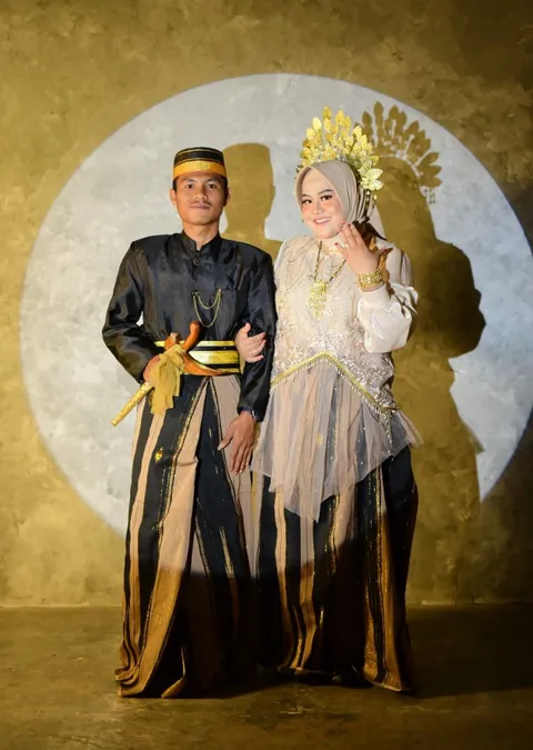 Foto sampul undangan Resa & Mala