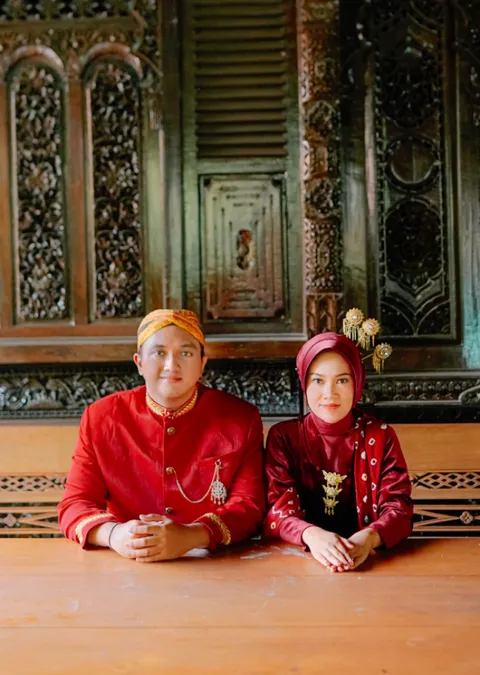 Foto sampul undangan Liana & Naufal