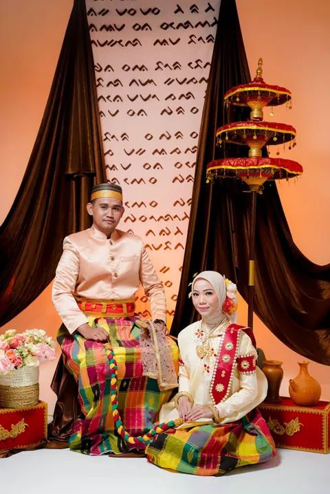 Foto sampul undangan Sahrir & Lia