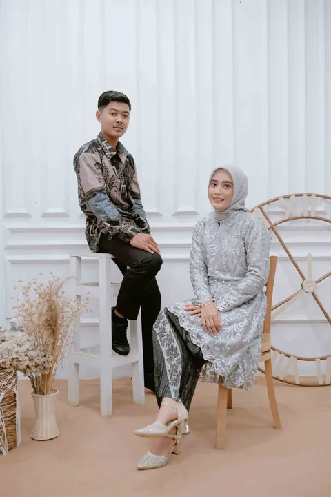 Foto sampul undangan Maya & Riko