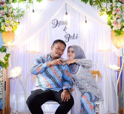 Foto sampul undangan Dyah & Bobby