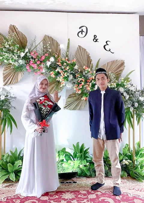 Foto sampul undangan Demuh & Erni